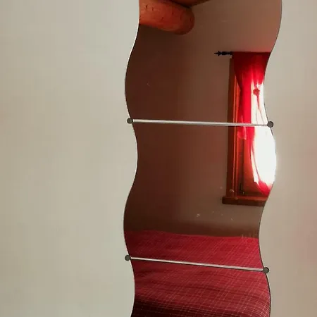 Red House شقة إيزولاشيا